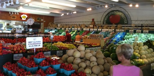 Oakes Farms grocery store in Naples Florida