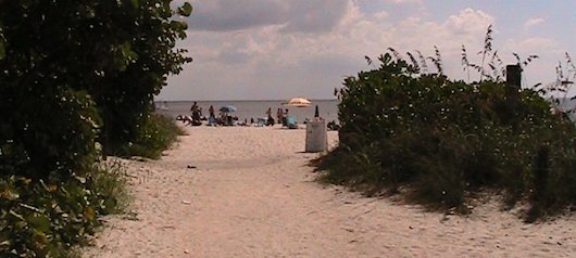 Entrance to Vanderbilt beach in Naples